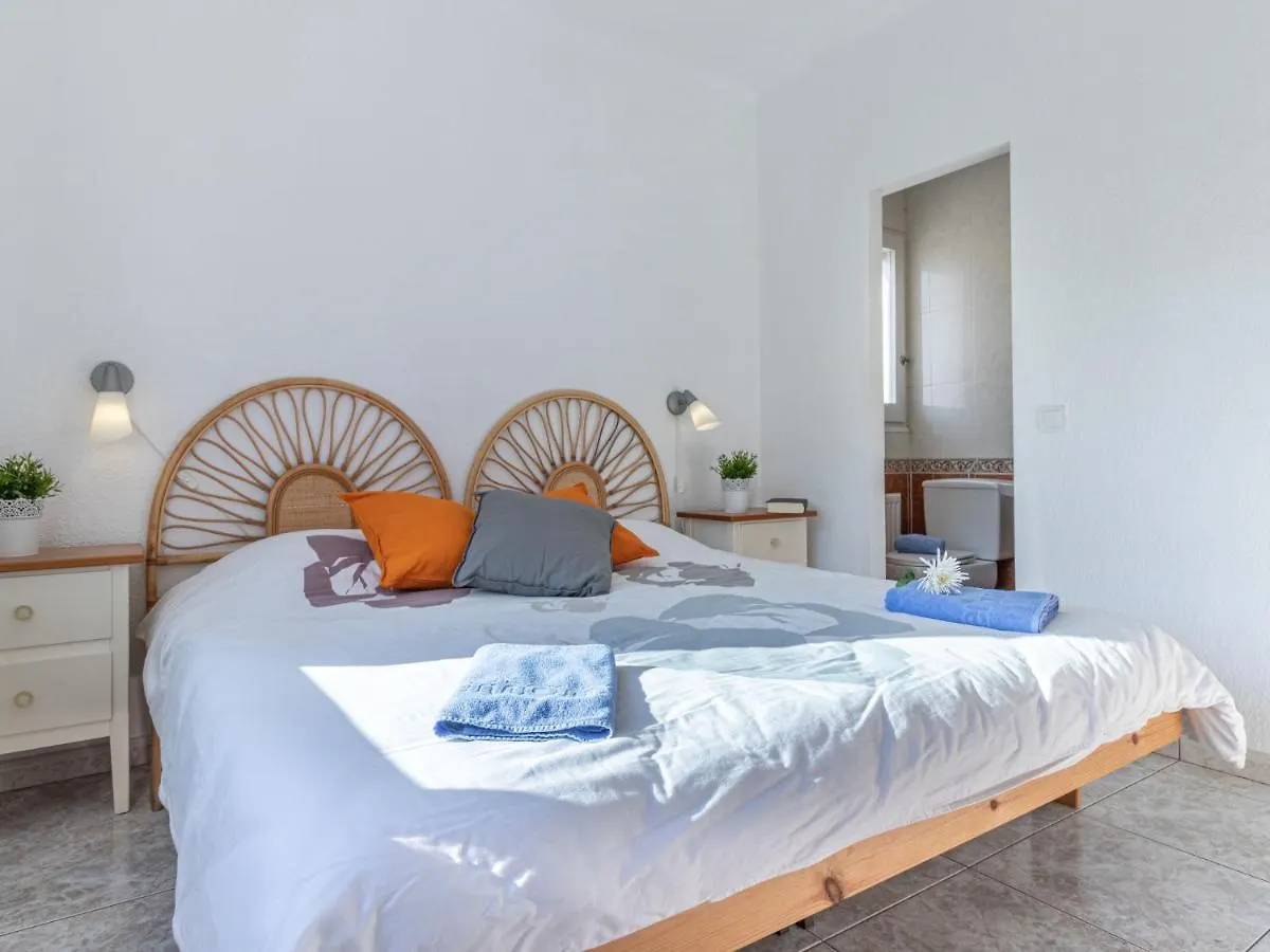 אמפוריבראבה Holiday Home Montgri By Interhome ספרד