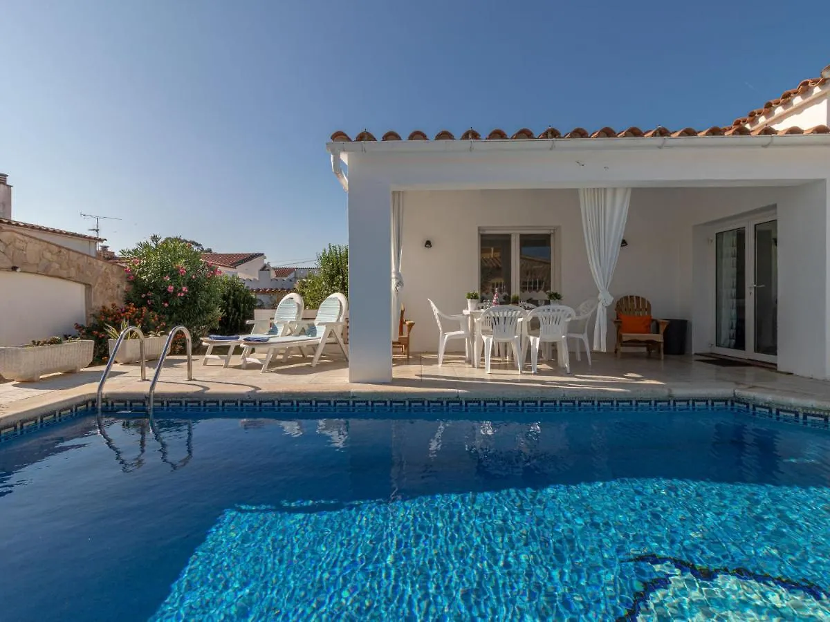 אמפוריבראבה Holiday Home Montgri By Interhome